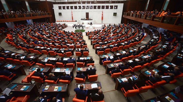 13 HDP'li vekilin dokunulmazlık fezlekesi Meclis'te
