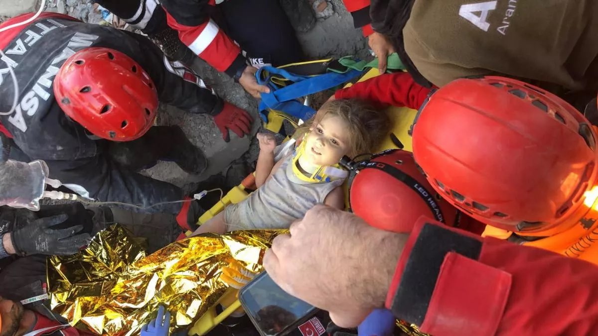 91. saatte 4 yaşındaki Ayda Zengin kurtarıldı
