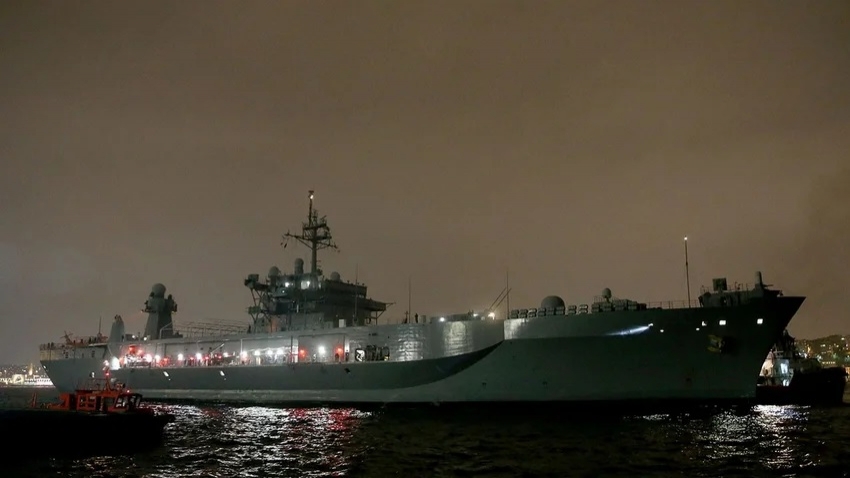 ABD savaş gemisi İstanbul'a demir attı