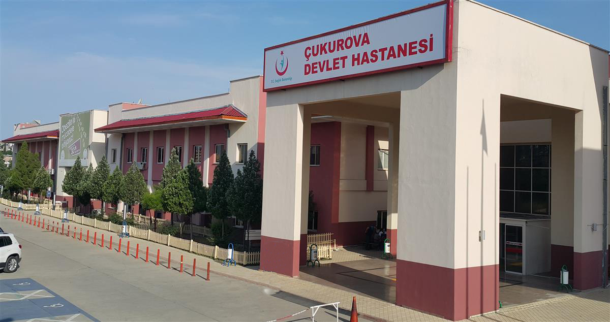 Adana Çukurova Devlet Hastanesi acil servisi, 50 kişilik grup tarafından basıldı