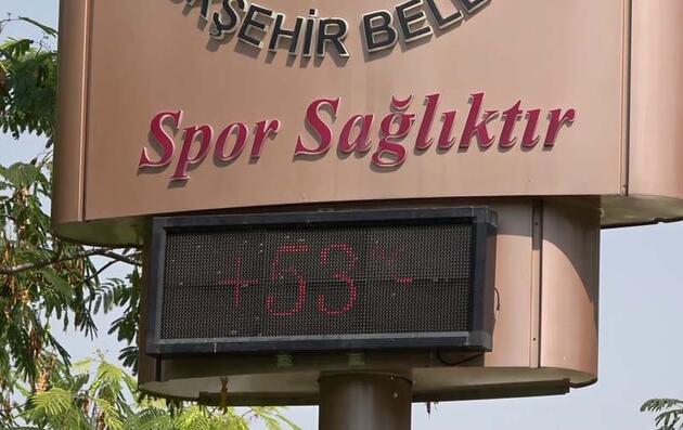 Adana'da 91 yılın en sıcak günü: Termometreler 53 dereceyi gösterdi