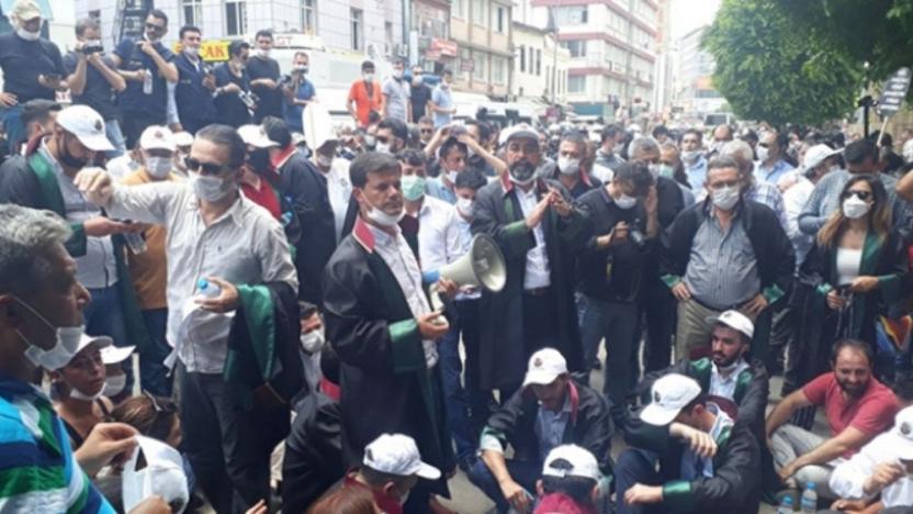 Adana'da avukatların eylemine polis müdahalesi