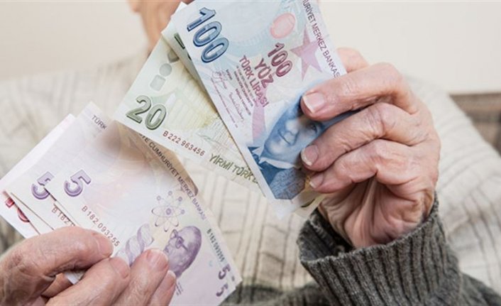 AK Parti'den açıklama: Memur ve emeklilere maaş artışı olacak