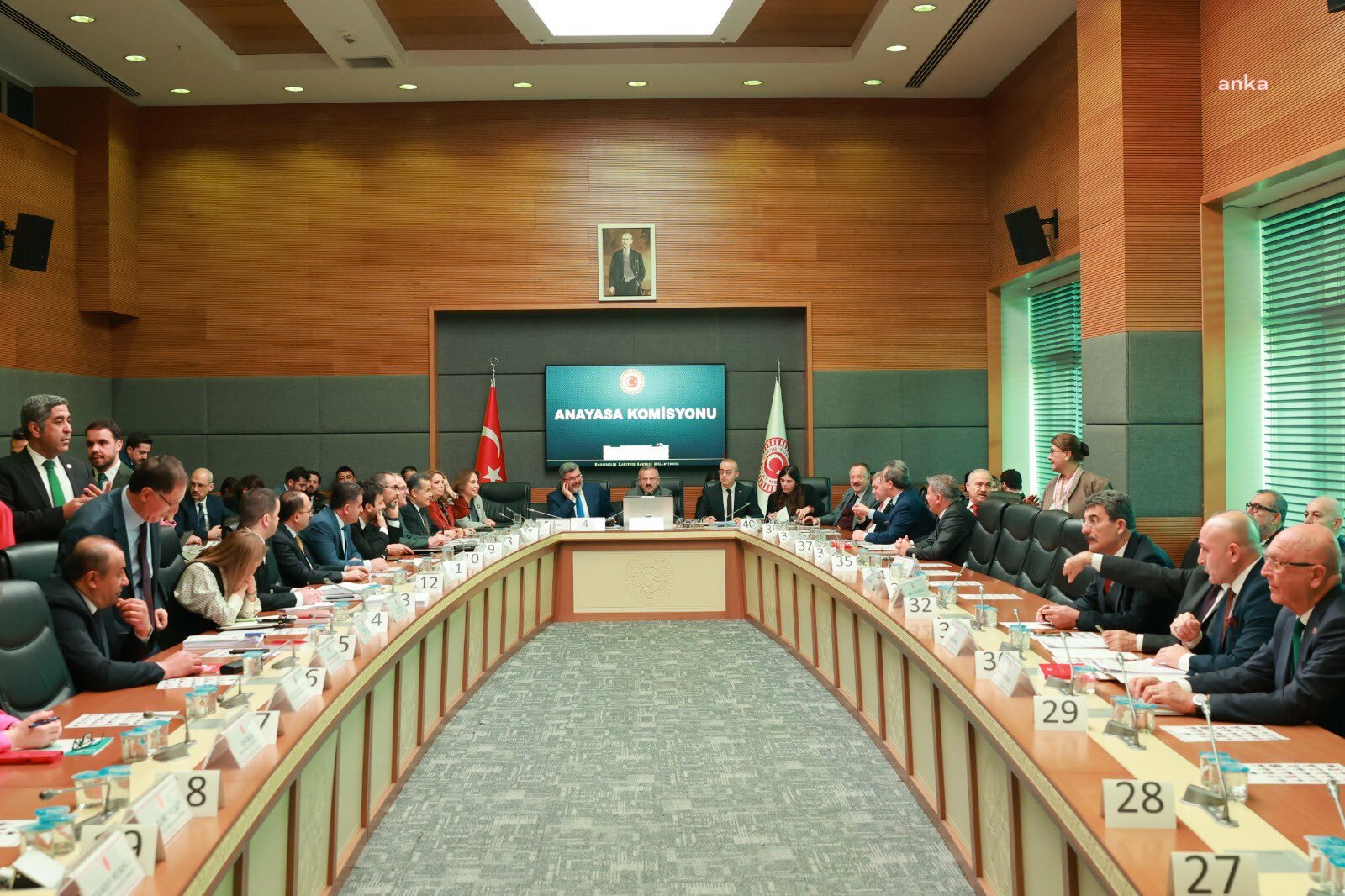 AKP ve MHP'nin başörtüsü teklifi komisyondan geçti