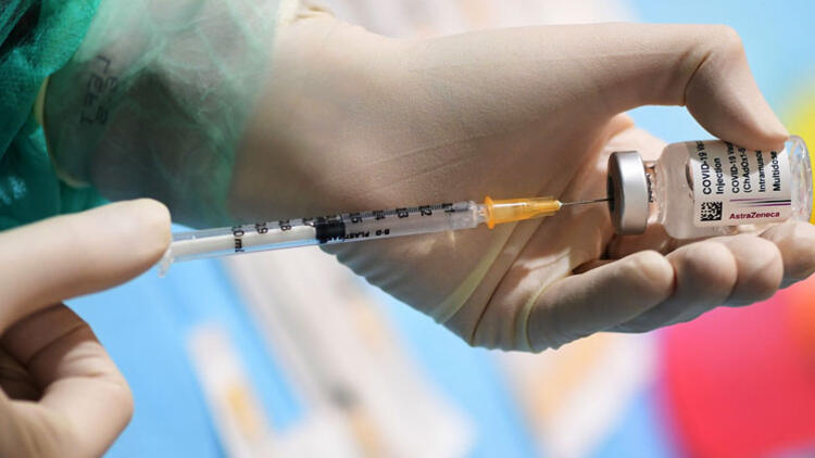 Almanya'da aşı önceliği uygulaması sonlandırılacak