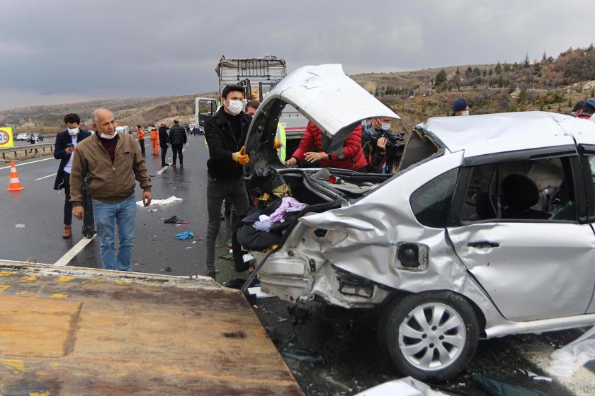 Ankara'da 9 aracın karıştığı zincirleme trafik kazası: 4 kişi öldü