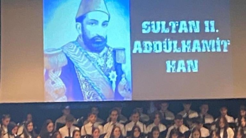 Atatürk’ü anma programı Abdülhamid anmasına döndü