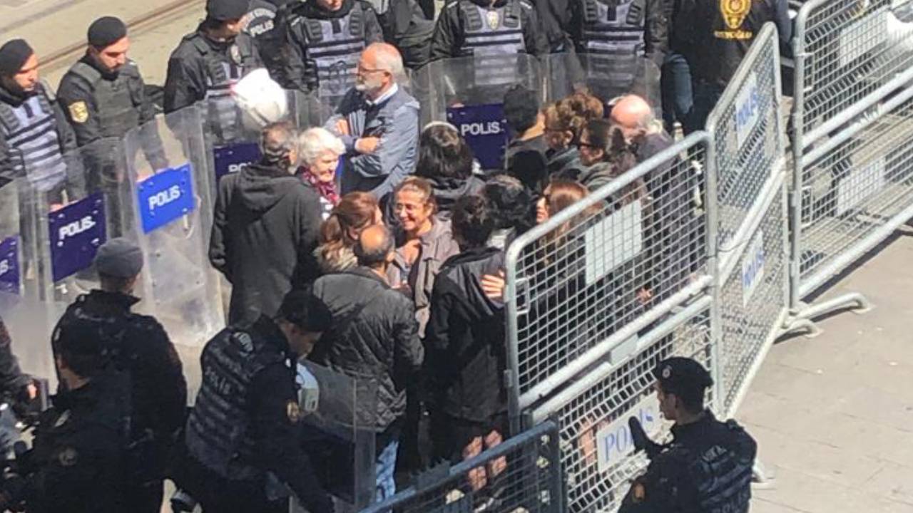 AYM kararı sonrası Galatasaray Meydanı'na çıkmak isteyen Cumartesi Anneleri'ne gözaltı