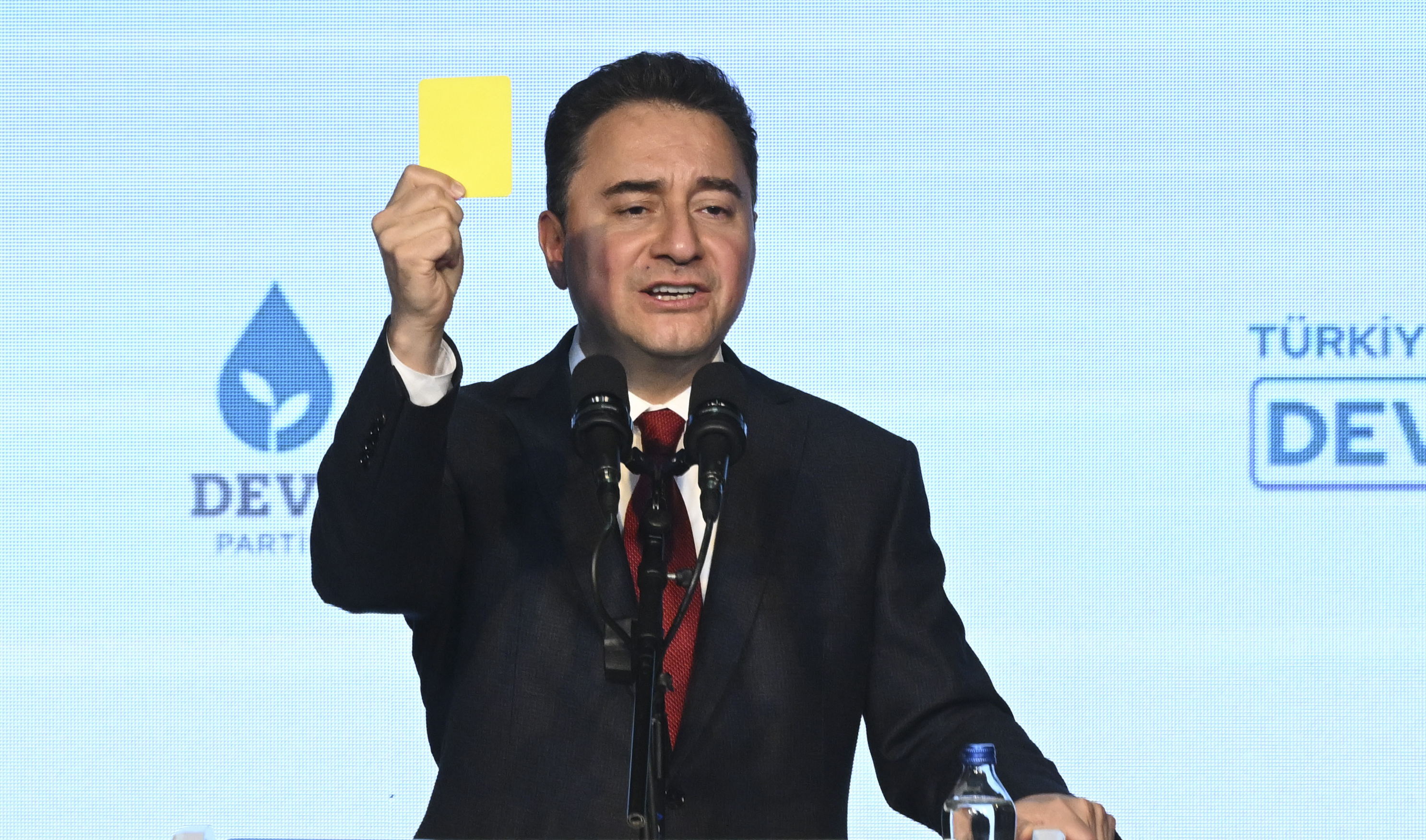Babacan, DEVA'nın 51 adayını tanıttı: Bu iktidara sarı kart gösterelim