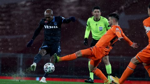 Başakşehir'i yenen Trabzonspor, Süper Kupa'yı kazandı