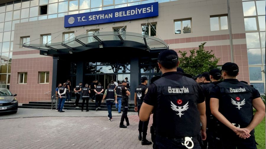 Belediyelere operasyon: 58 kişi gözaltında