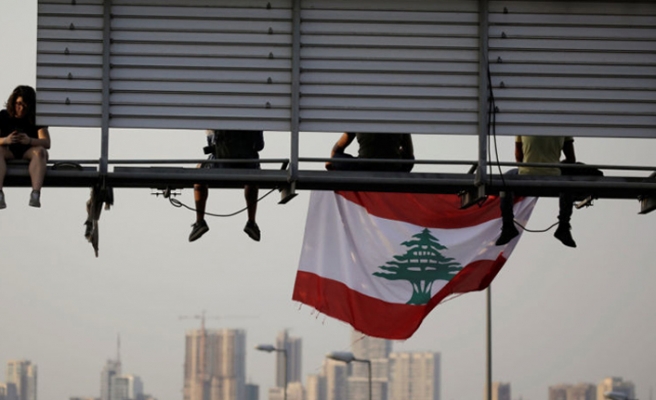 Beyrut patlaması: Lübnan'da bütün kabine istifa etti