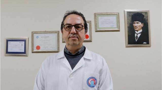 Bilim Kurulu Üyesi Prof. Dr. Şener'den 'Deltamicron' uyarısı