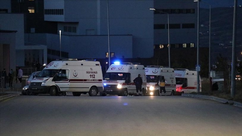 Bitlis'te helikopter kazasında şehit olan 11 askerin naaşı Elazığ'a getirildi