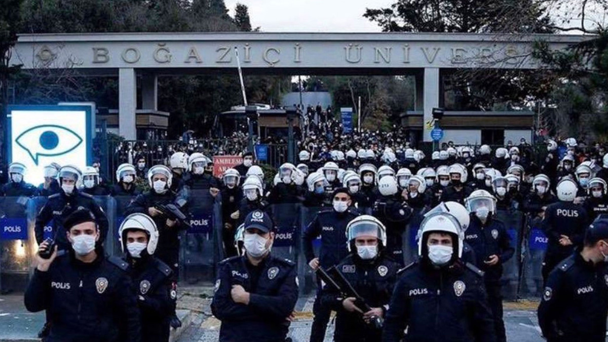 Boğaziçi protestolarında gözaltına alınan 24 kişi adliyeye sevk edildi