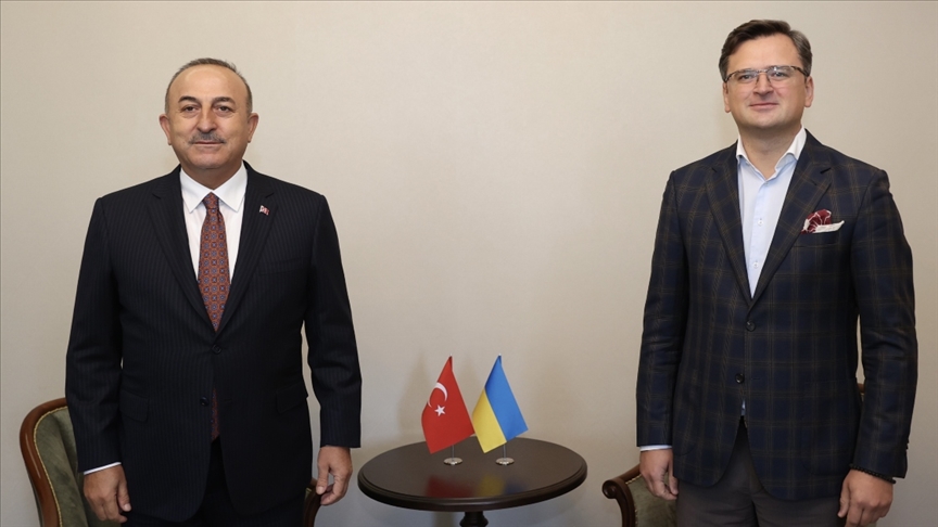 Çavuşoğlu, Ukrayna Dışişleri Bakanı Kuleba ile bir araya geldi