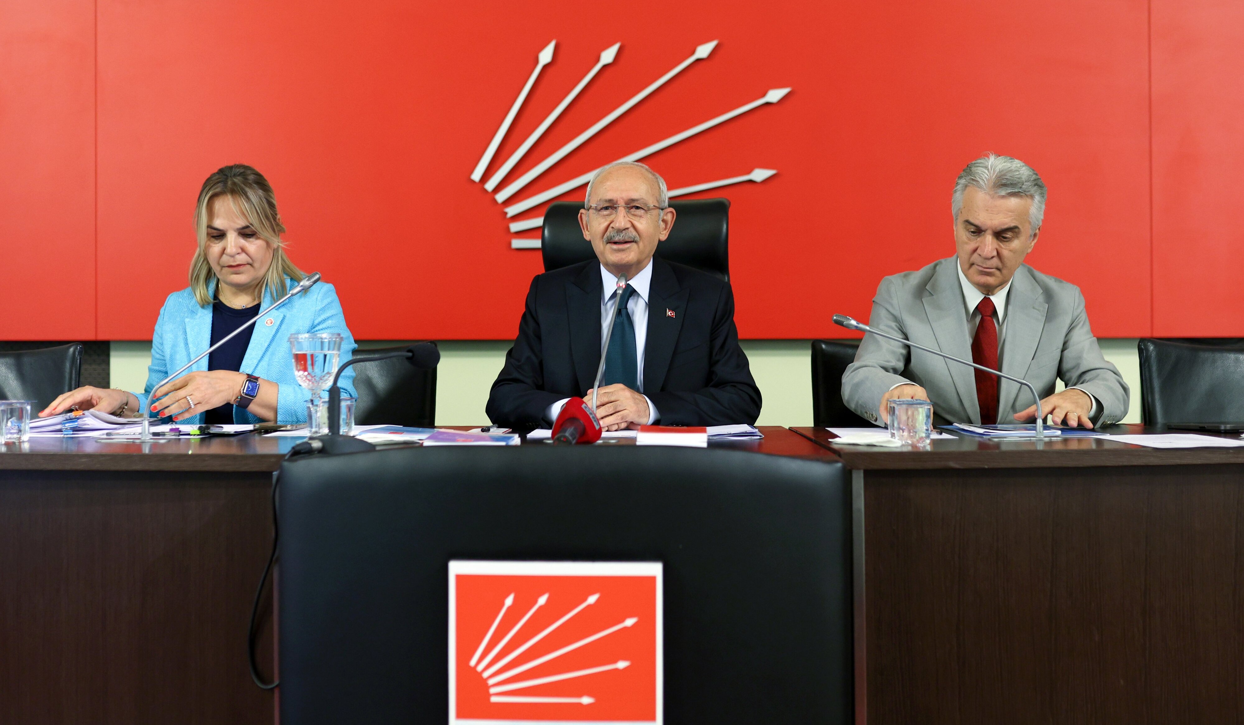 CHP'de kritik PM toplantısı başladı