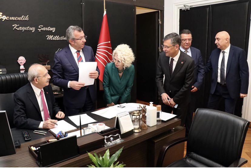 CHP Grubu Kılıçdaroğlu'nun cumhurbaşkanı adaylığını onayladı!