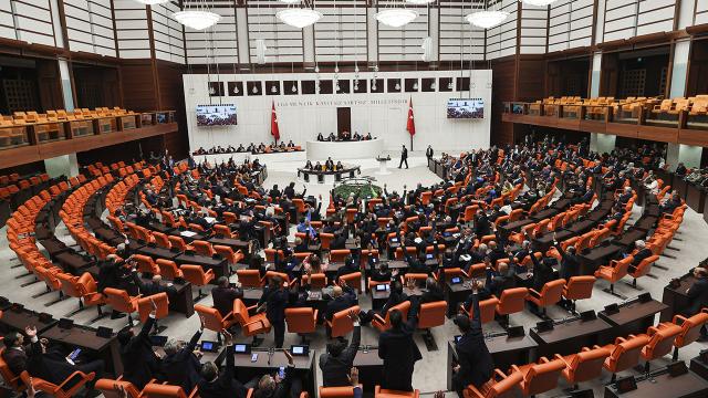 CHP ve İYİ Parti başörtüsü teklifine Genel Kurul’da destek vermeyecek