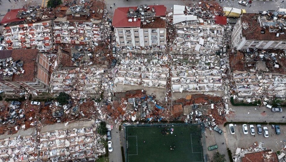 Depremlerde can kaybı 9 bin 57'ye yükseldi