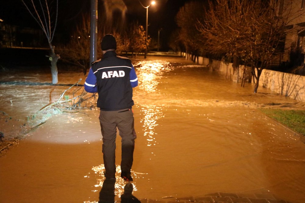 Edirne'de sağanak sele dönüştü: Kayıp kişinin cansız bedeni bulundu