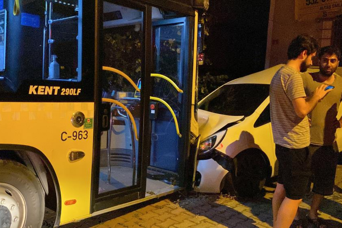 Ehliyetsiz görevli İETT otobüsüyle sokağa daldı
