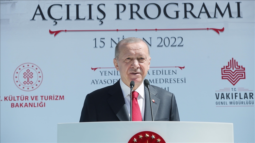 Erdoğan: Ayasofya Fatih Medresesi ile izleri silinmek istenen bir eseri daha şehrimize kazandırdık