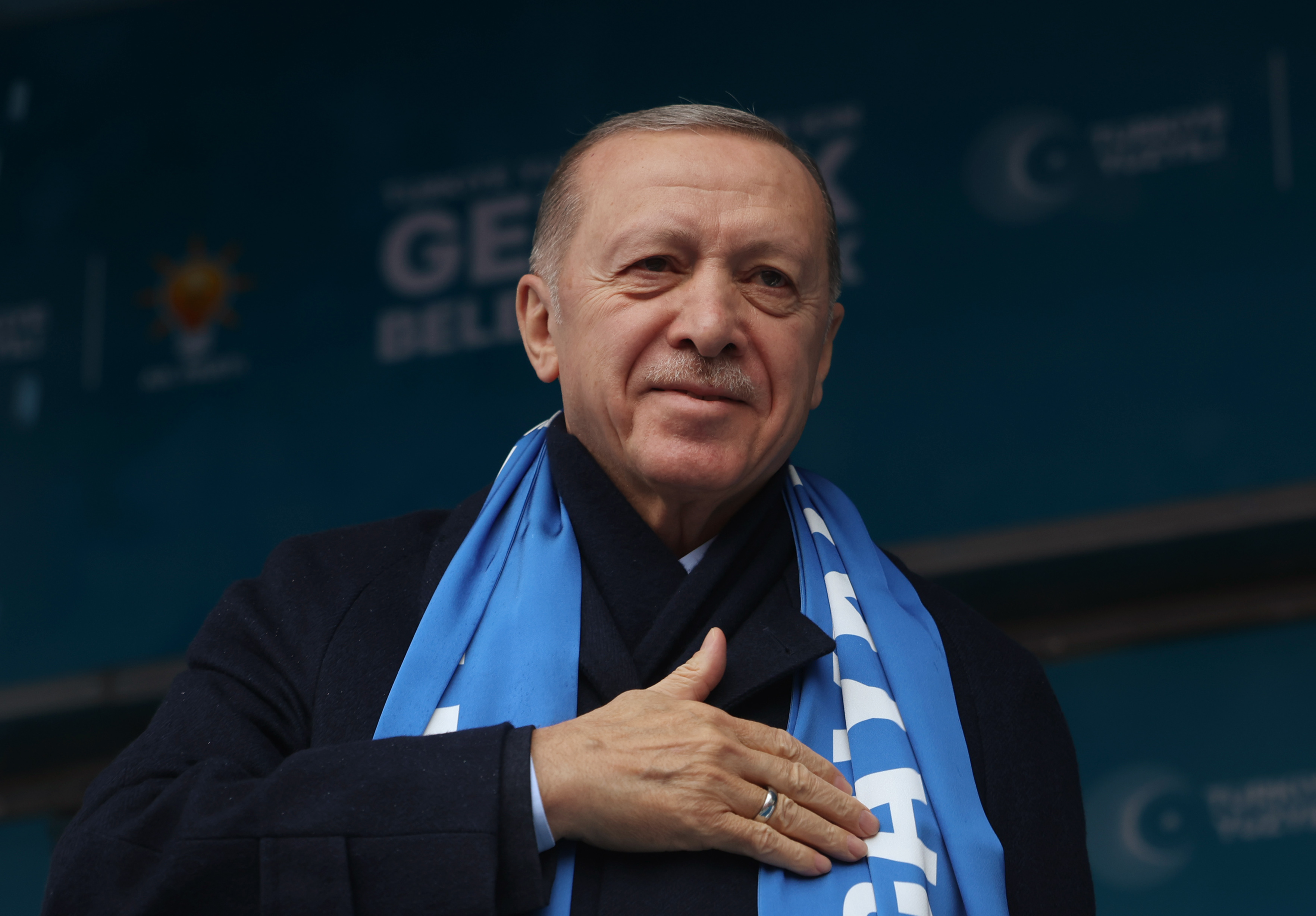 Erdoğan: Başta CHP olmak üzere muhalefete bakıp da asla umutsuzluğa kapılmayın