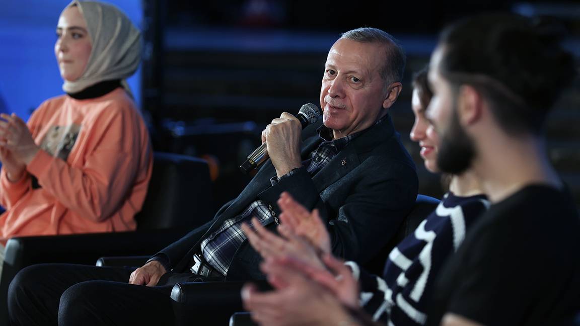 Erdoğan'dan gençlere: Hayat tarzınıza müdahale etmedik; düşünce tarzı ve beğenilere karışılmasına izin vermedik