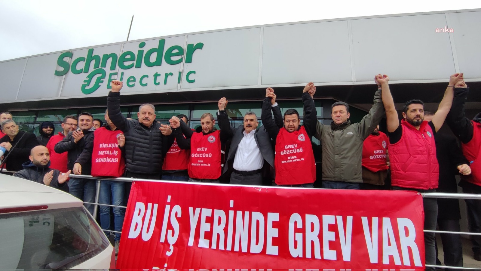 Erdoğan, Schneider Enerji'deki grevi erteledi