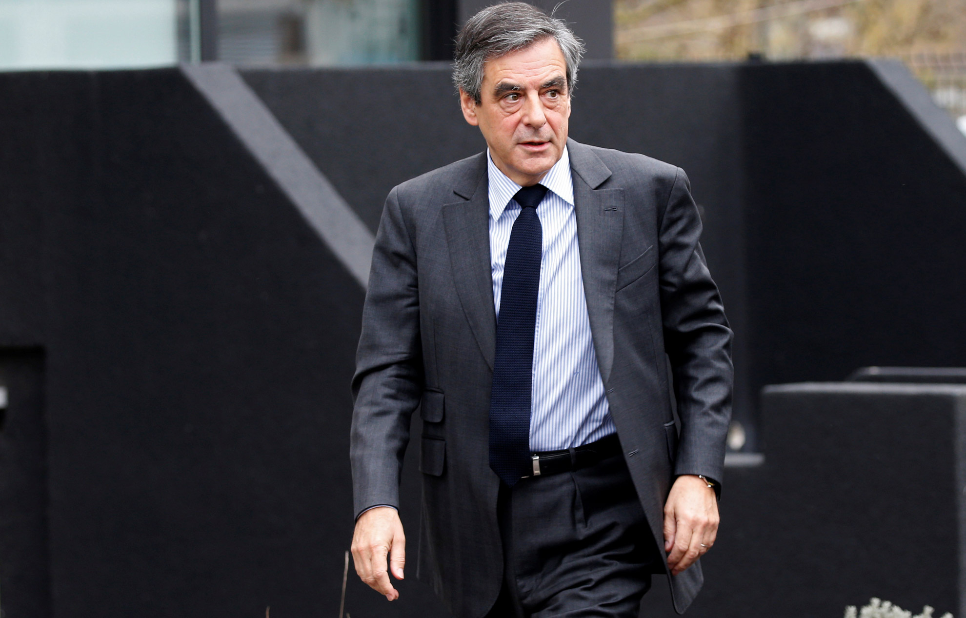 Eski Fransa Başbakanı yolsuzluktan mahkum oldu