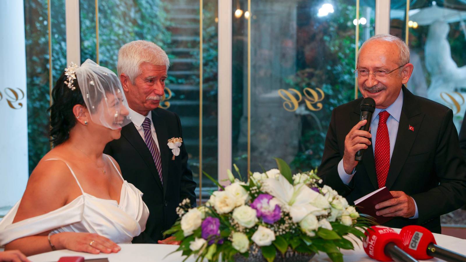 Faruk Bildirici ile gazeteci Semra Topçu evlendi