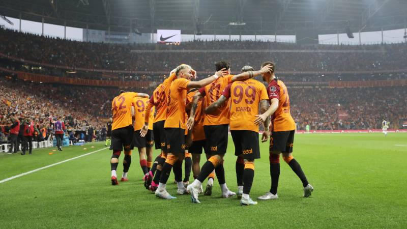 Fenerbahçe'yi derbide yenen Galatasaray, 32 yıl sonra bir ilki de başardı