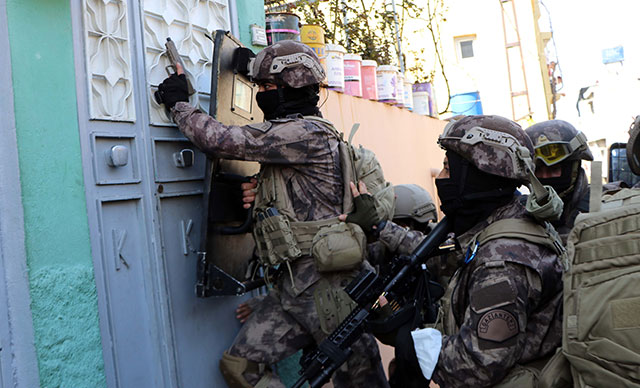 Gaziantep’te 950 polisle uyuşturucu operasyonu: 29 gözaltı