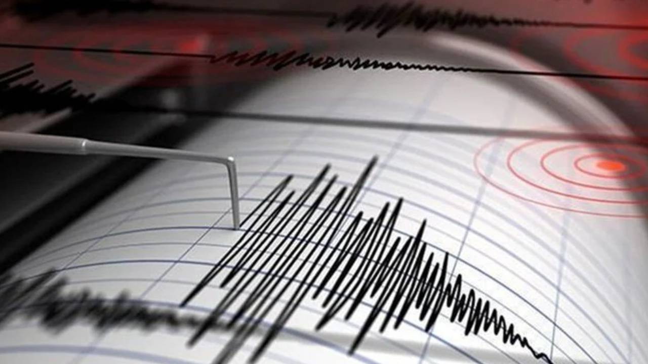 Hakkari Yüksekova'da peş peşe depremler