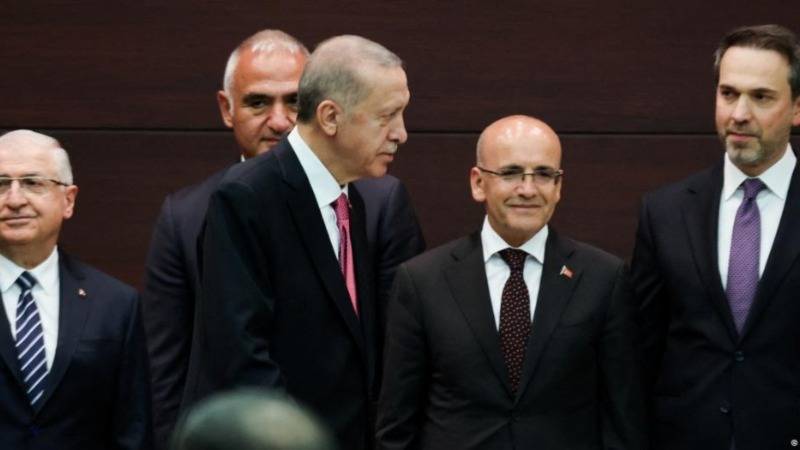 İddia: Mehmet Şimşek'e 2 ayda faizi yüzde 20'ye çıkarma izni verildi