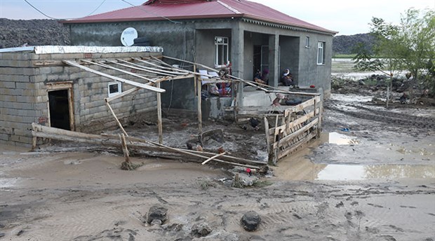 Iğdır’da sel: Evleri ve tarım arazilerini su bastı