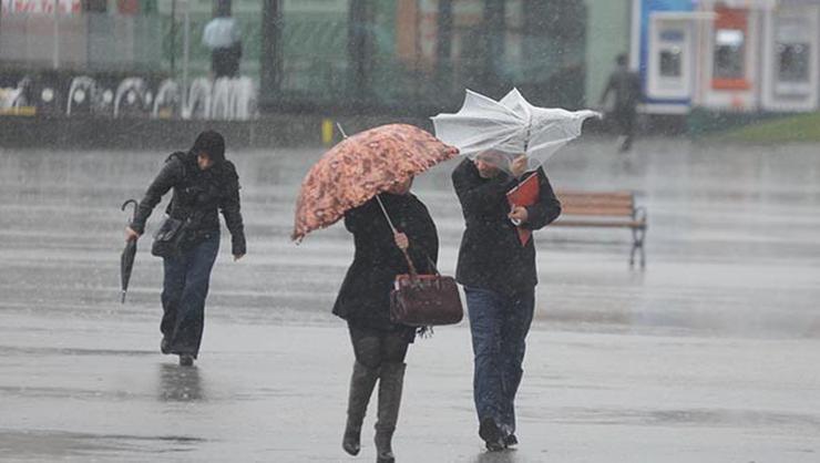 İstanbul'da kuvvetli yağış ve fırtına uyarısı