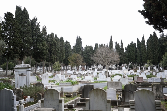İstanbul’da mezar karaborsası: 2 milyon liraya mezar yeri satıyor
