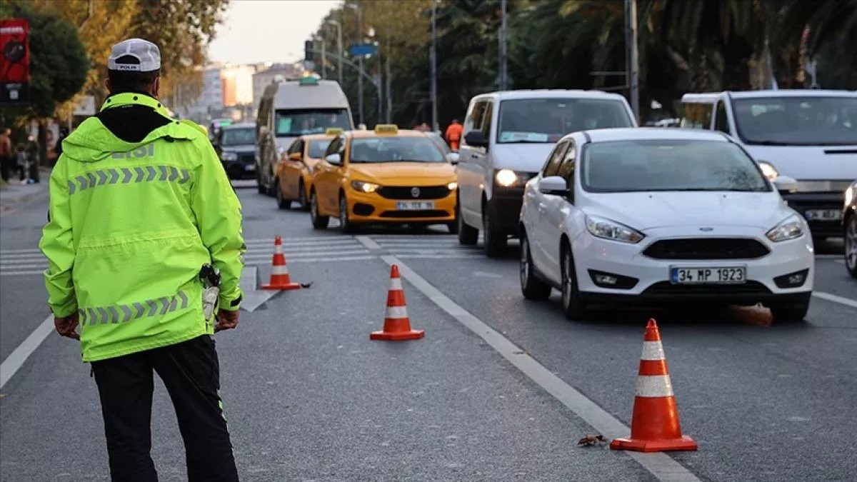 İstanbul'da pazar günü trafiğe kapatılacak yollar açıklandı