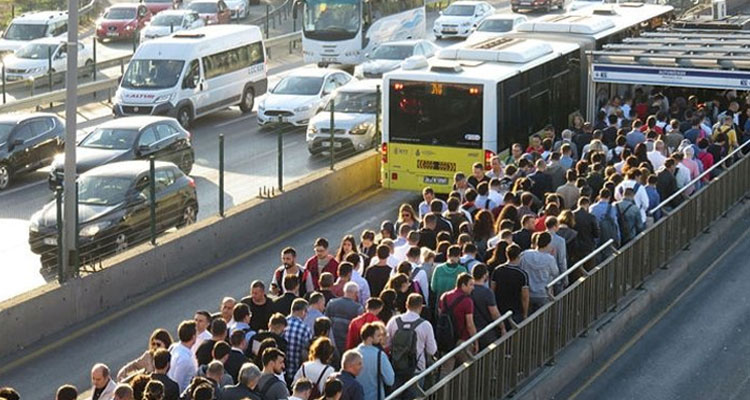 İstanbul'da toplu taşıma 1.8 arttı