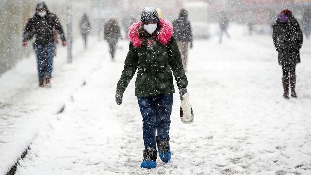 İstanbul'da yeni kar tedbirleri açıklandı: 21 Mart'a kadar eğitime ara verildi