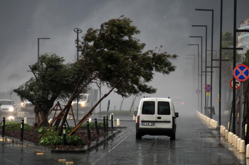 İstanbul için 8 şiddetinde fırtına uyarısı