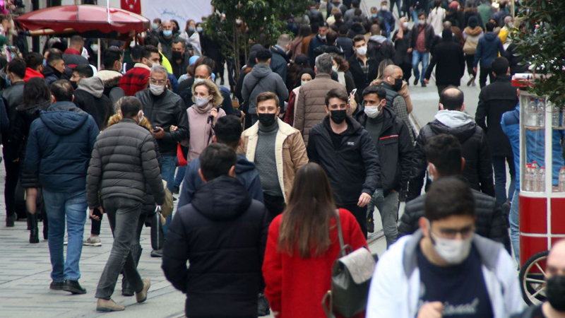 İstanbul, Omicron varyantının etkisiyle kırmızıya büründü