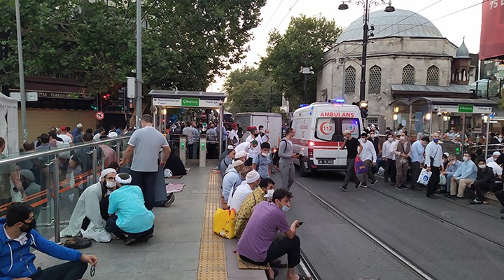 İstanbul Valisi Ali Yerlikaya Ayasofya Camii'nin içinden bir fotoğraf paylaştı