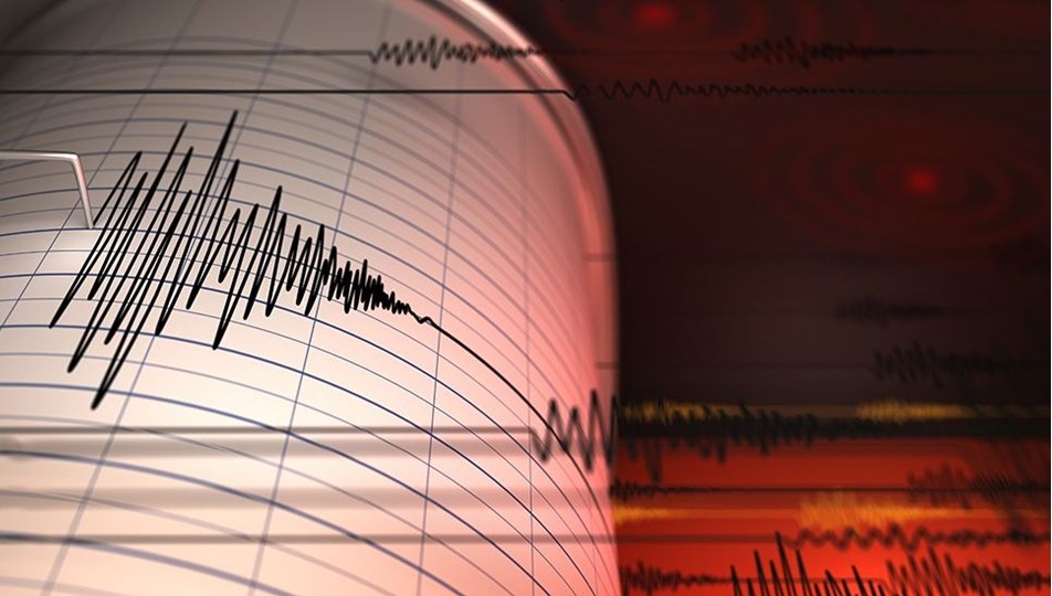 İzmir Karaburun açıklarında 4,2 büyüklüğünde deprem