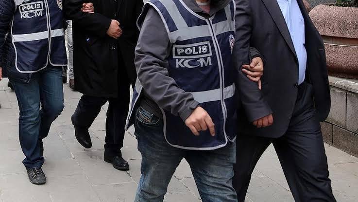 İzmir merkezli 6 ilde FETÖ operasyonu: 7 eski polis tutuklandı