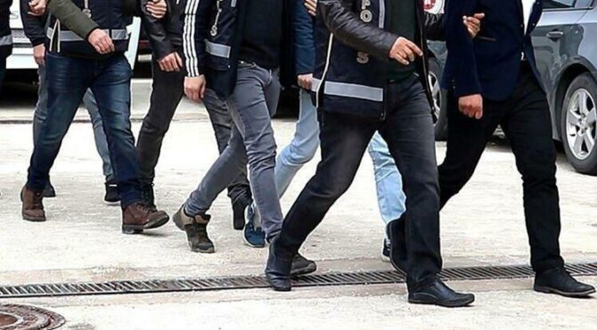 Kadıköy Belediyesi'ne "rüşvet" operasyonu:  Çok sayıda gözaltı