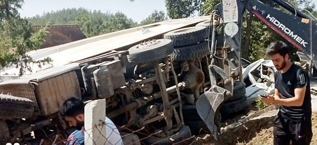 Kahramanmaraş'ta kamyon, cenaze namazı kılanların arasına daldı: 4 ölü, 25 yaralı