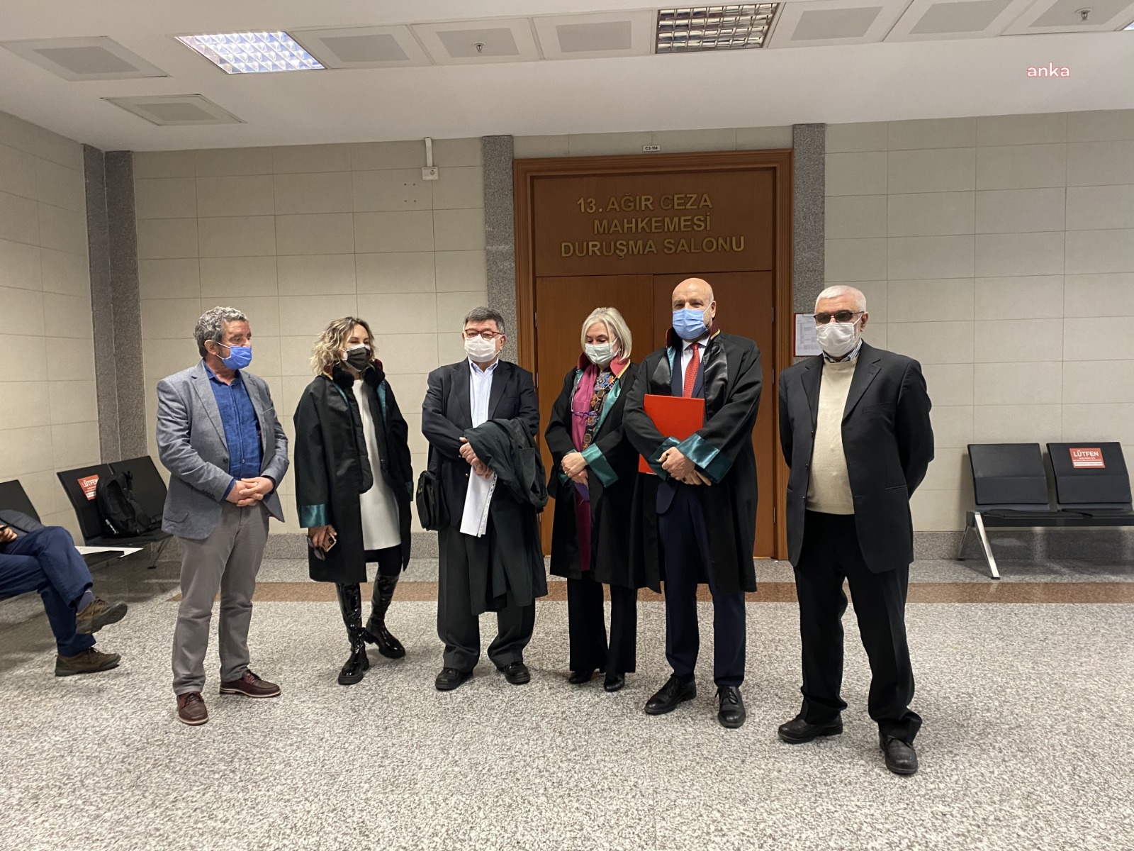 Kapatılan Zaman gazetesinin eski yazarlarına hapis cezası